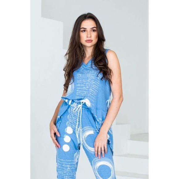 Artex Fashions Tops - Women's Light Blue V-Neck Tunic Size M Sleeveless Abstract NWT Artex Fashions